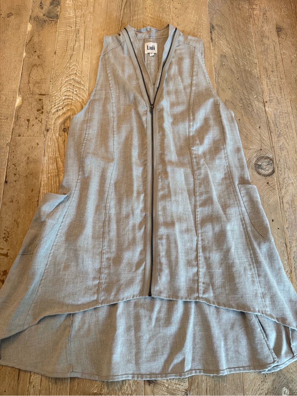 Luli Sleeveless Zip-Front Linen Look Tunic in Light Gray Beige M